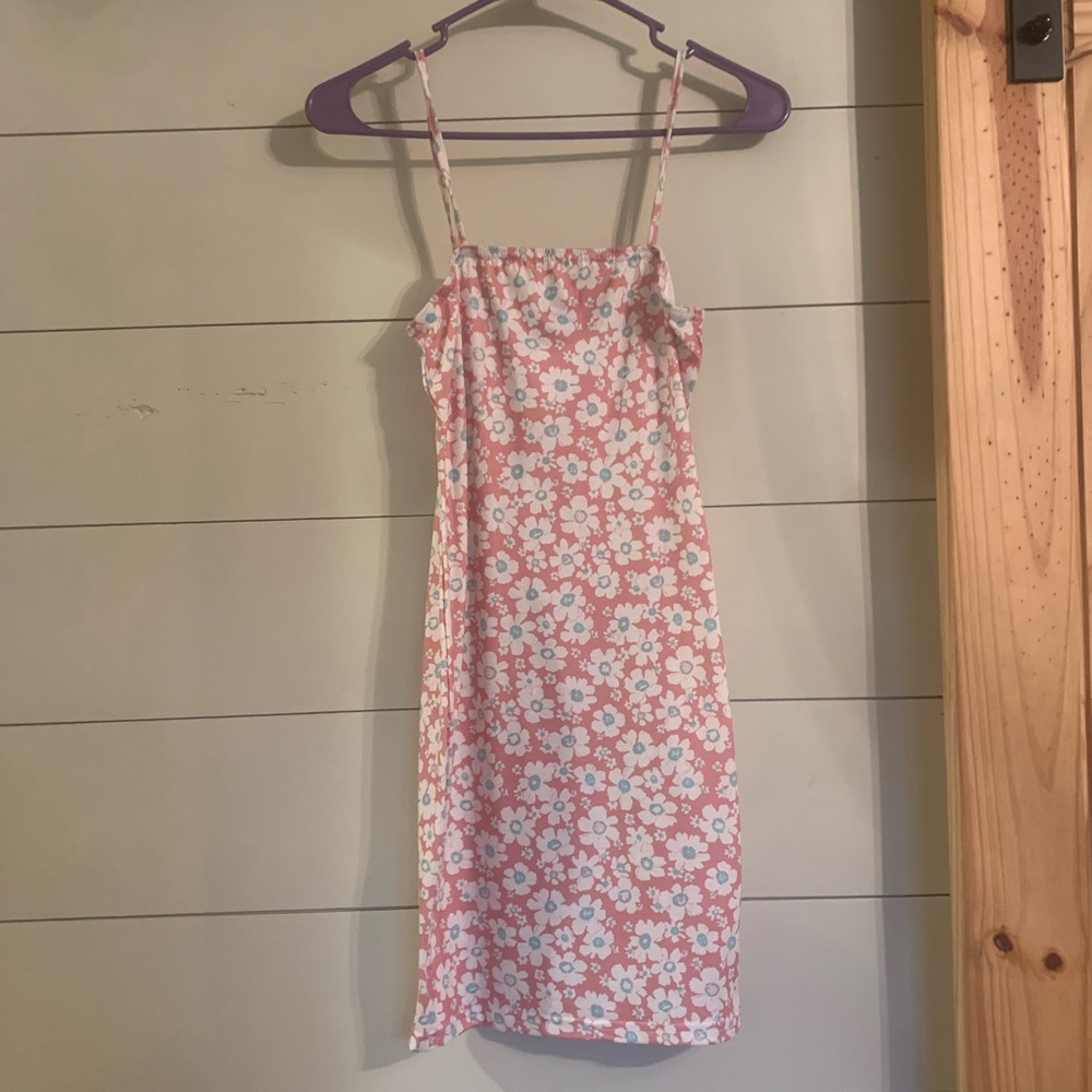 Cute mini day dress! Worn once, great condition!
